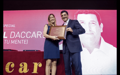 Daniel Daccarett recibe reconocimiento de Icare 2022